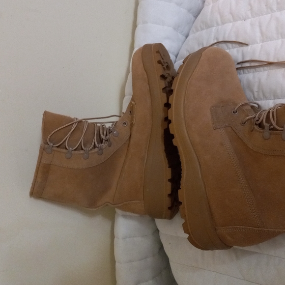 Belleville Men's Suede Boots Tan Lace Up Vibram Soles Sz 9.5 R - Picture 5 of 7